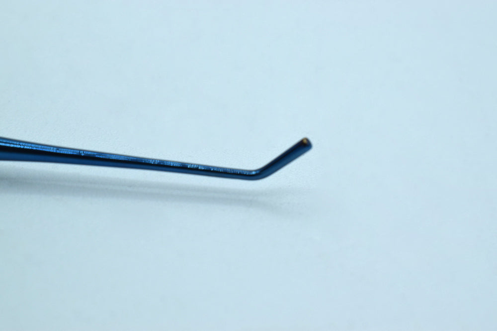 COMPOSITIVE TITANIUM Combination of medium - sized blade with small ondenser tip COD 1017 - 16