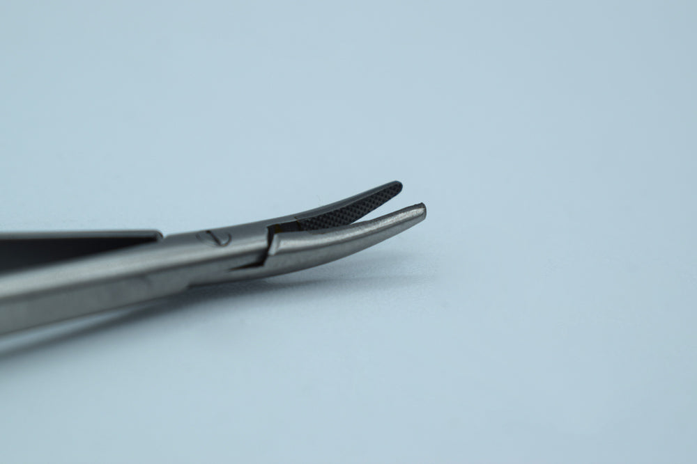 Castroviejo TC insert Curved 18cm Needle Size 4-0,5-0,6-0 Cod 1004-16.