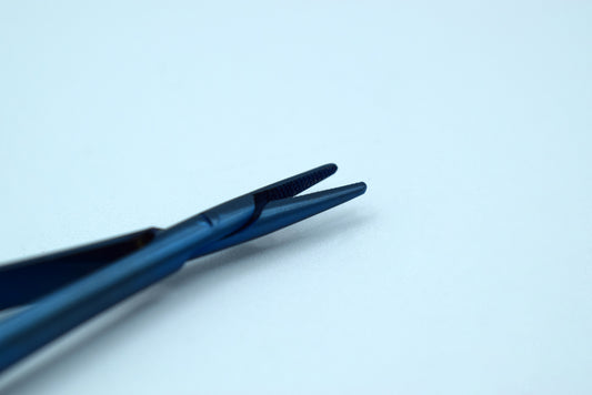 Castroviejo TITANIUM Round Handle Straight 18cm Needle Size 5-0,6-0-7-0,8-0,9-0,10-0 Cod 1004-29.